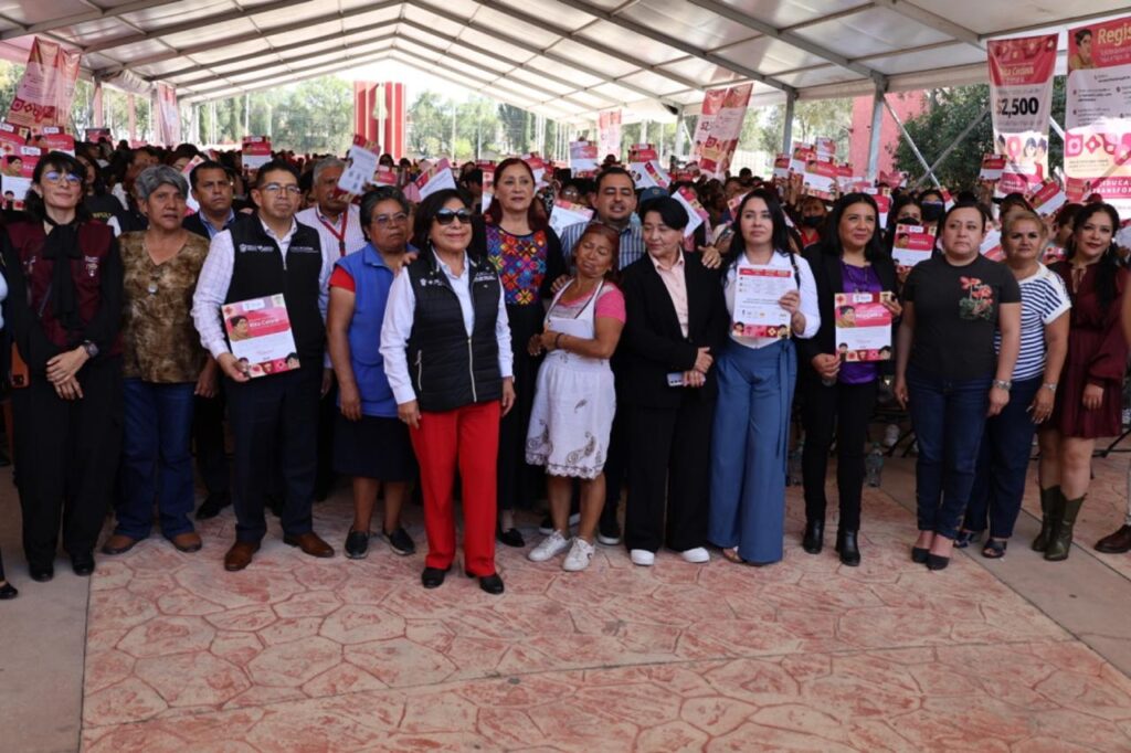 Impulsan programas sociales y becas para miles de estudiantes de Tecámac