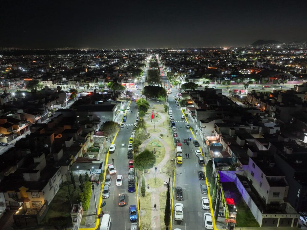 Ecatepec brilla y refuerza seguridad de familias con más de 100 mil luminarias