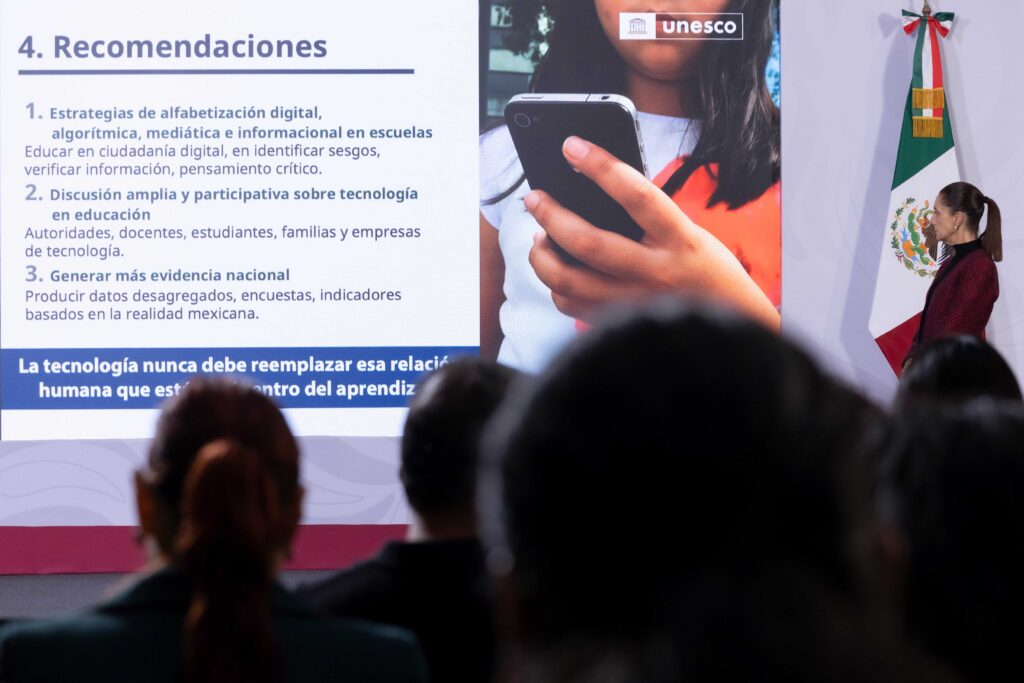 Impulsan regulación del uso de plataformas digitales y redes sociales en niñas, niños y adolescentes