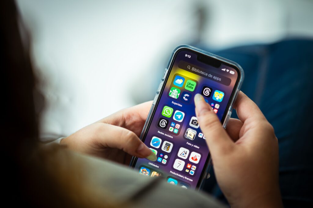 Regreso a clases dispara más de 10% solicitudes de crédito digital; mujeres registran el mayor crecimiento