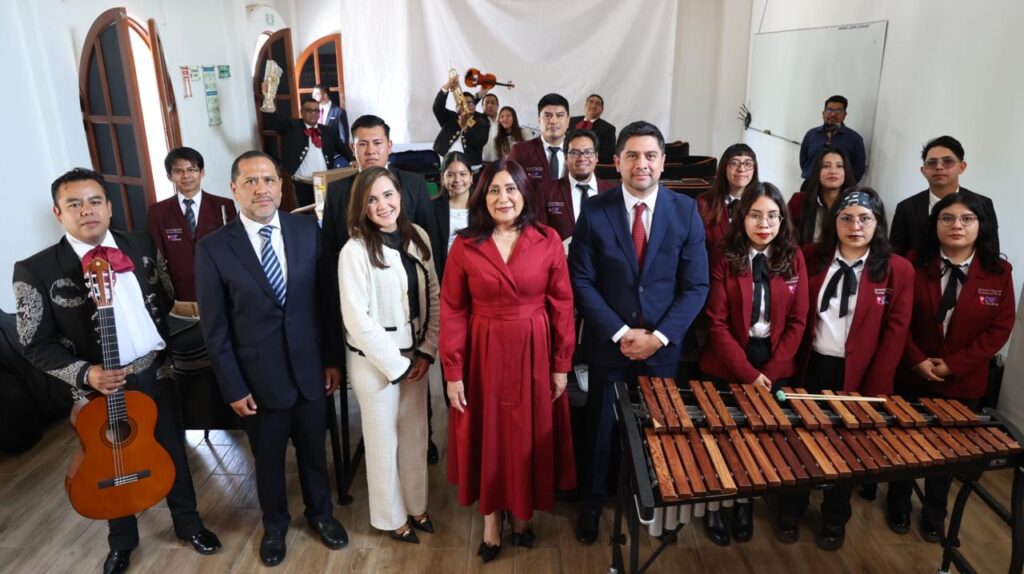 Tecámac: impulsan talento juvenil con nuevos instrumentos para Orquesta Filarmónica y Mariachi municipales
